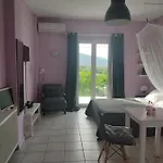 Rosegarden Vakantiehuis Sami (Kefalonia)